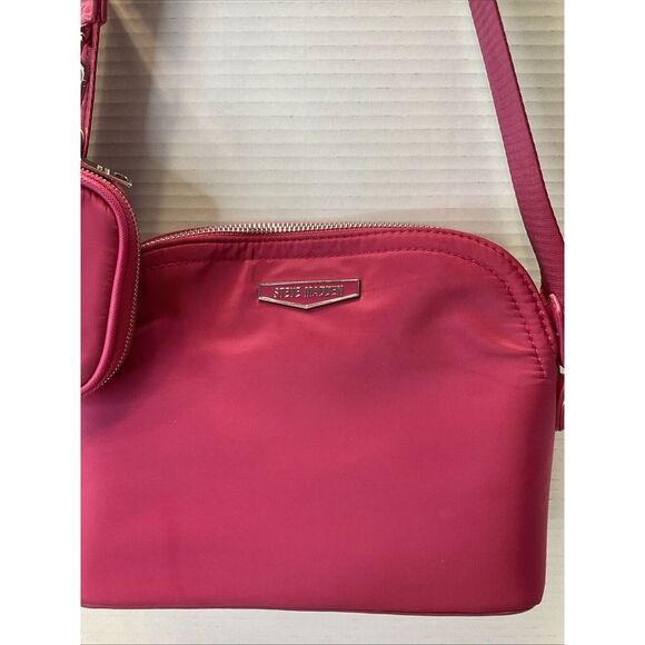 Steve Madden BMAGIENY Rose Fuchsia Pink Nylon Crossbody Bag Purse W AIR POD CASE - Picture 3 of 11